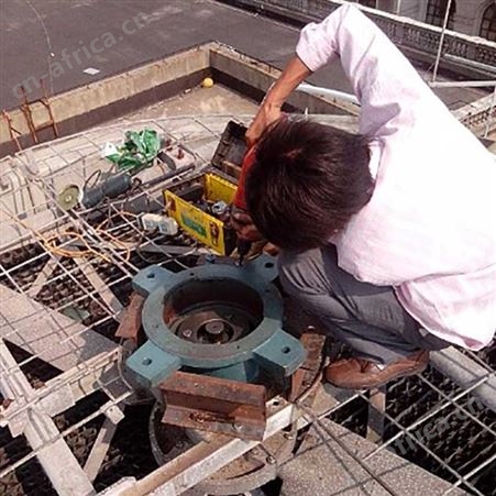 上海南汇区圆形冷却塔新菱布水器更换