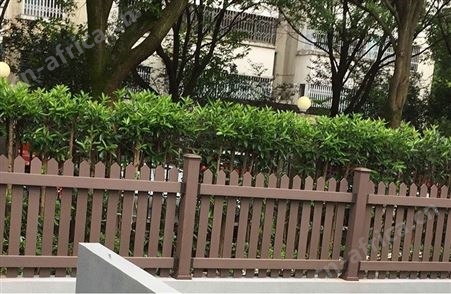 景区塑木围栏 花园阳台木塑格栅 路边公园木塑栅