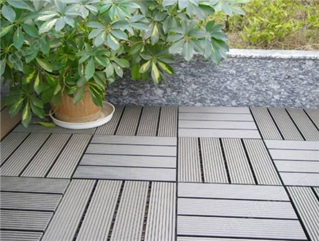 室外市政工程专用300*300实心四拼木纹PE木塑地板