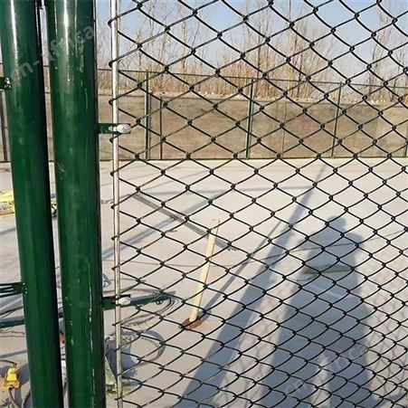 华丽体育厂家批发绿色围栏网 低碳钢丝围网 高速公路防护网 框架护栏网
