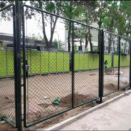 华丽体育球场围栏勾花护栏网体育场铁丝网围栏篮球场围网日字型球场隔离网