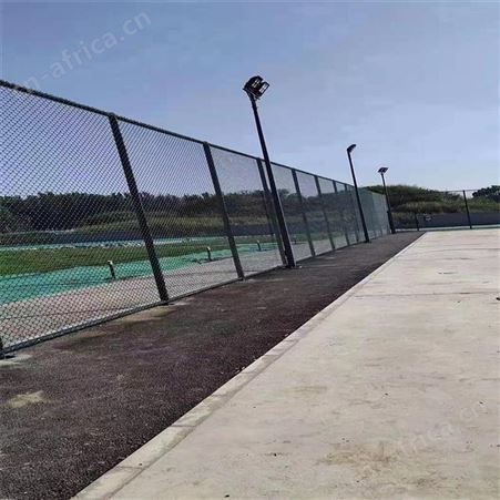 华丽体育场地护栏网 场地围网 足球场隔离网 公园球场 勾花护栏