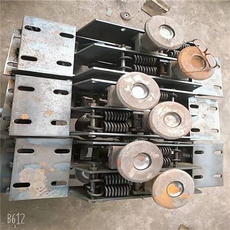 输送设备放钢丝绳用 铸钢地滚 托绳轮 耐磨高分子材质