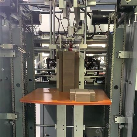 斜边盒贴角机_包装盒成型机_工厂纸盒贴角设备